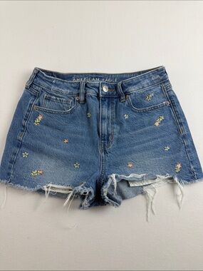 American Eagle flower embroidered denim Jean shorts size 4